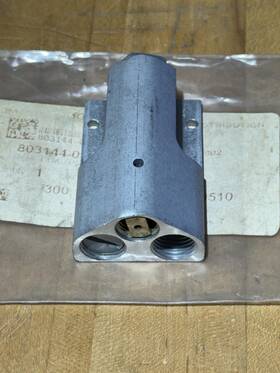 7012473847 3m / Scott Safety 803144-01 - Dual Port Outlet Manifold