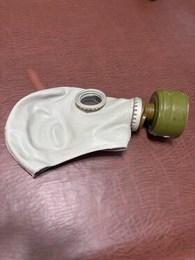 Gp-5-m Evirstar Defense Products Llc Civil Gas Mask Gp-5 In Size M No Box