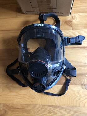 76009a Honeywell/north Full Face Respirator With Dual Cartridges. Excellent Condition