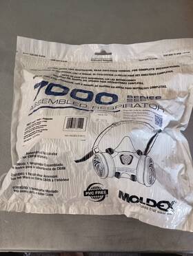 7601 Moldex 12 New Series 7000 Assembled Respirators Size Small With 2 Cartridges