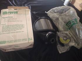 377272727 Msa Gas Mask Ultravue Series Size M Facepiece Material Hycar Rubber
