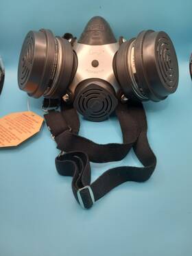 448849 Msa Custom Comfo Ii Half-mask Respirator. 2 Cartridges/filters Incld. New