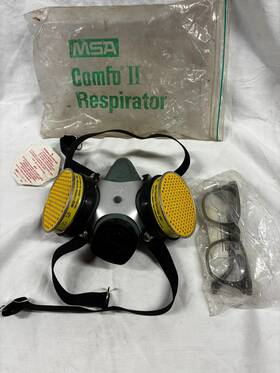 Msa 640024913117 New Comfo Ii Respirator Facepiece Silver Medium And Safety Glasses
