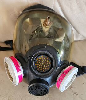 7-1293-3 Msa Lg Full Face Gas Mask Respirator Fire Riot With Filters