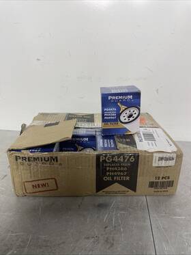 Pg4476 Premium Guard Oil Filter Opened Case Of 12 Filters