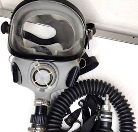 G-937 Willson Full Face Safety Respirator Gas Mask W Tubing And Straps Made In Usa
