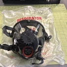 Scott AV-2000 Full Facepiece Respirator Scba Mask Small 804019-01 With Filter. Fixed Price $74.00.